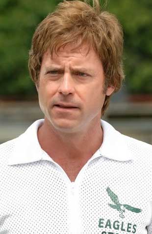 Greg Kinnear Invencible