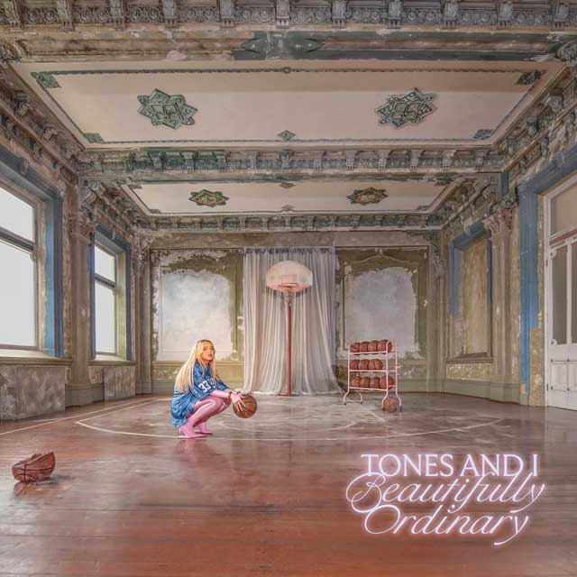 Tones and I: Beautifully ordinary - portada