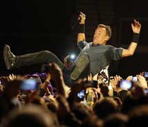 Bruce Springsteen, Solo le pido a Dios