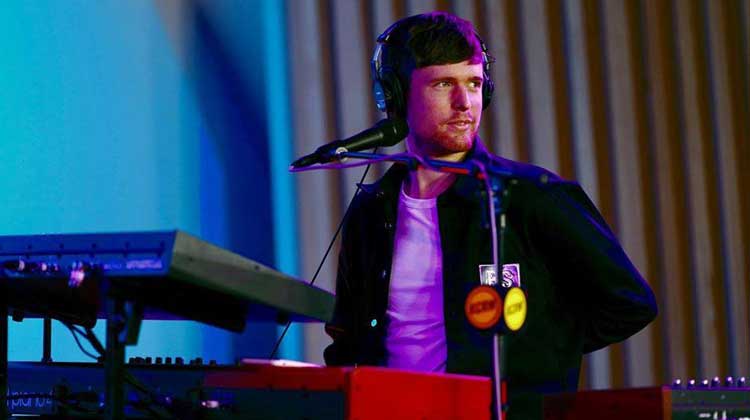 James Blake en los vídeos de la semana